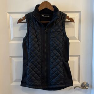 XS Black Athleta Rock Spring Quilted Puffer Reflective Running Vest